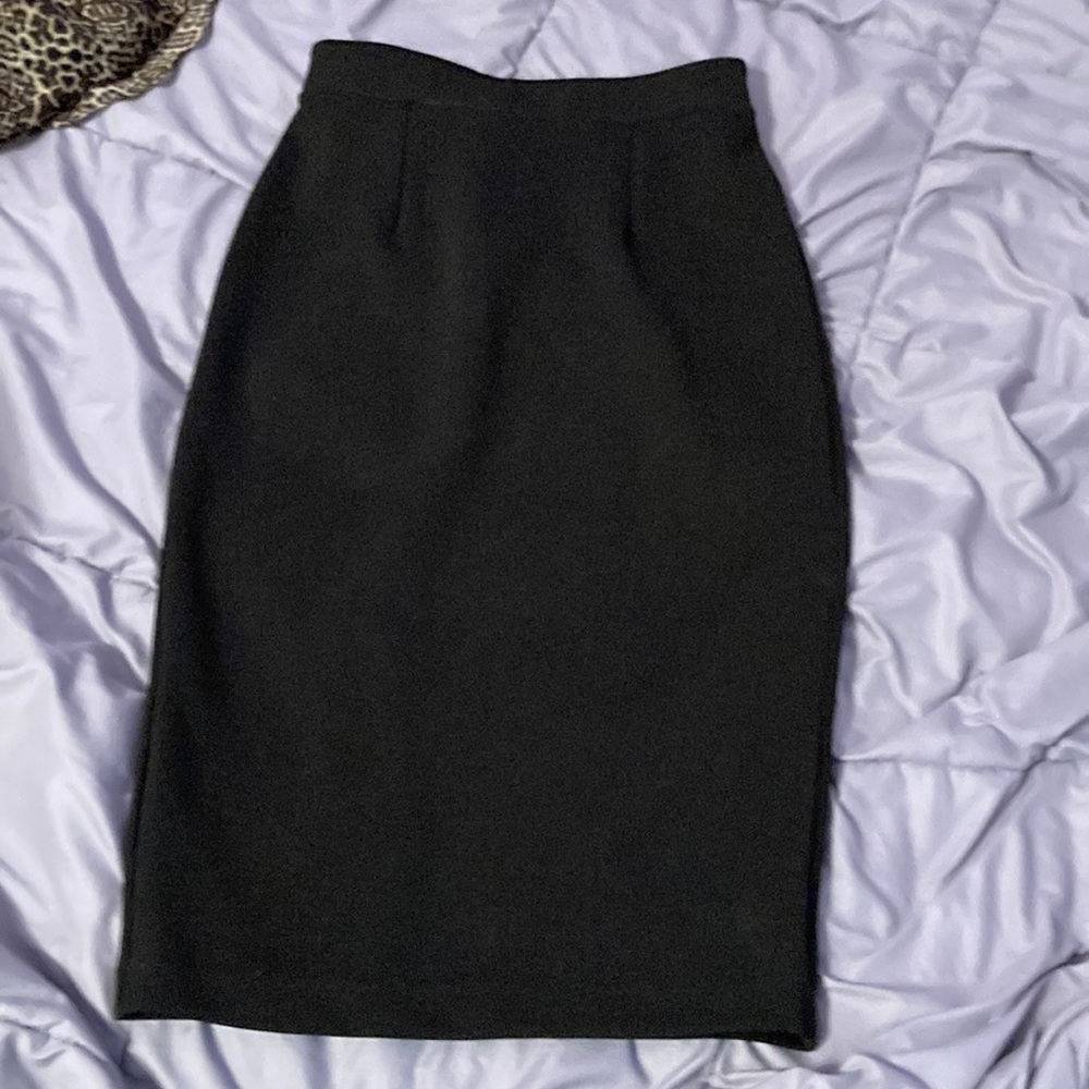 Halogen Black midi pencil skirt ( size 0P)
